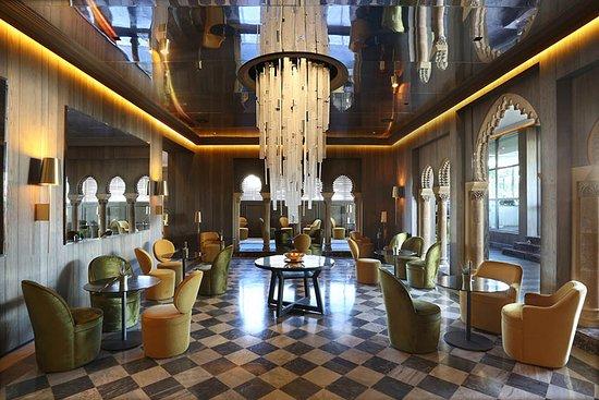 Le Trendy Lounge Bar